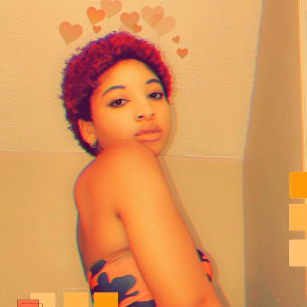 Meet your Posher, Dionna
